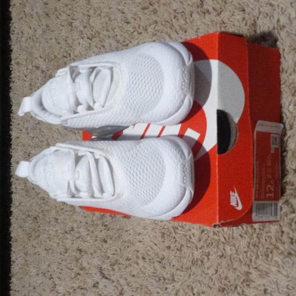Nike Air Max 270 - Picture 1 of 8